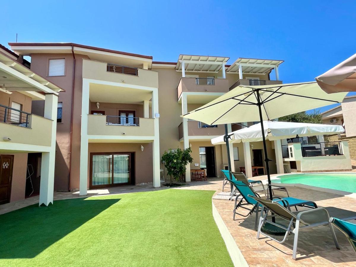 Apartment Luisa Tergu ภายนอก รูปภาพ